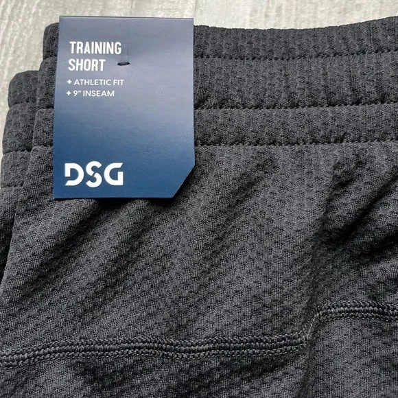 NWT DSG Men’s Textured Training Short - Picture 5 of 6
